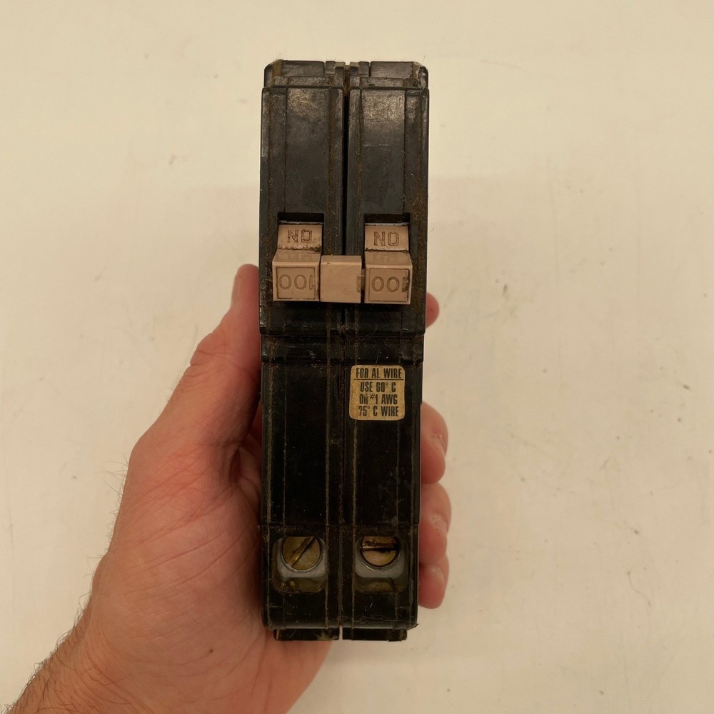 Cutler-Hammer CH2100 100 Amp 2 Pole Circuit Breaker 120/240V Type CH 10kA